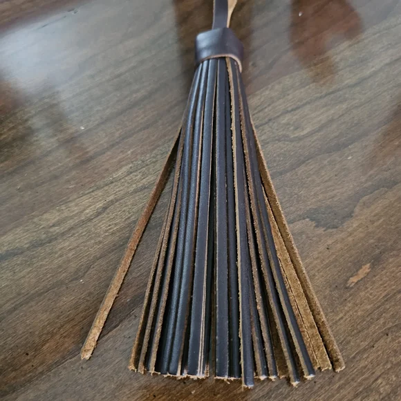 NWOT Portland Leather Jumbo Tassel in Grizzly - Picture 3 of 4